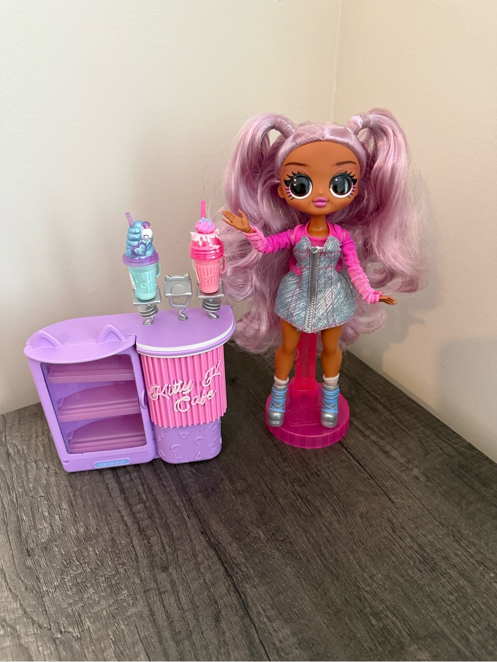 💅 LOL Surprise OMG Sweet Nails Kitty K Cafe Doll & Playset 💅